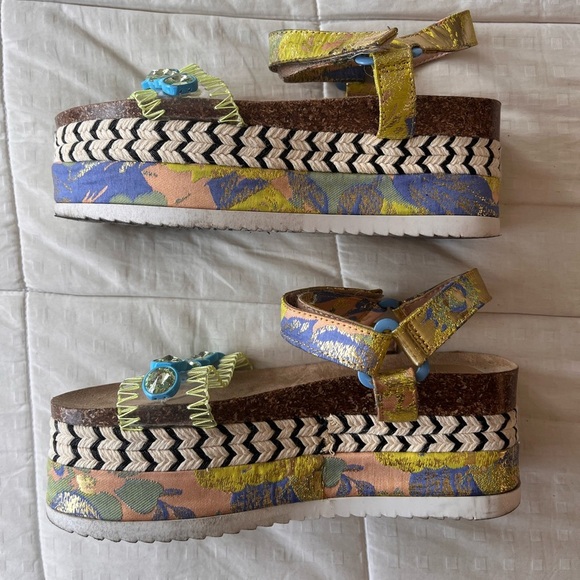 Betsey Johnson Tovaa Wedge Sandal 6 - Picture 12 of 15